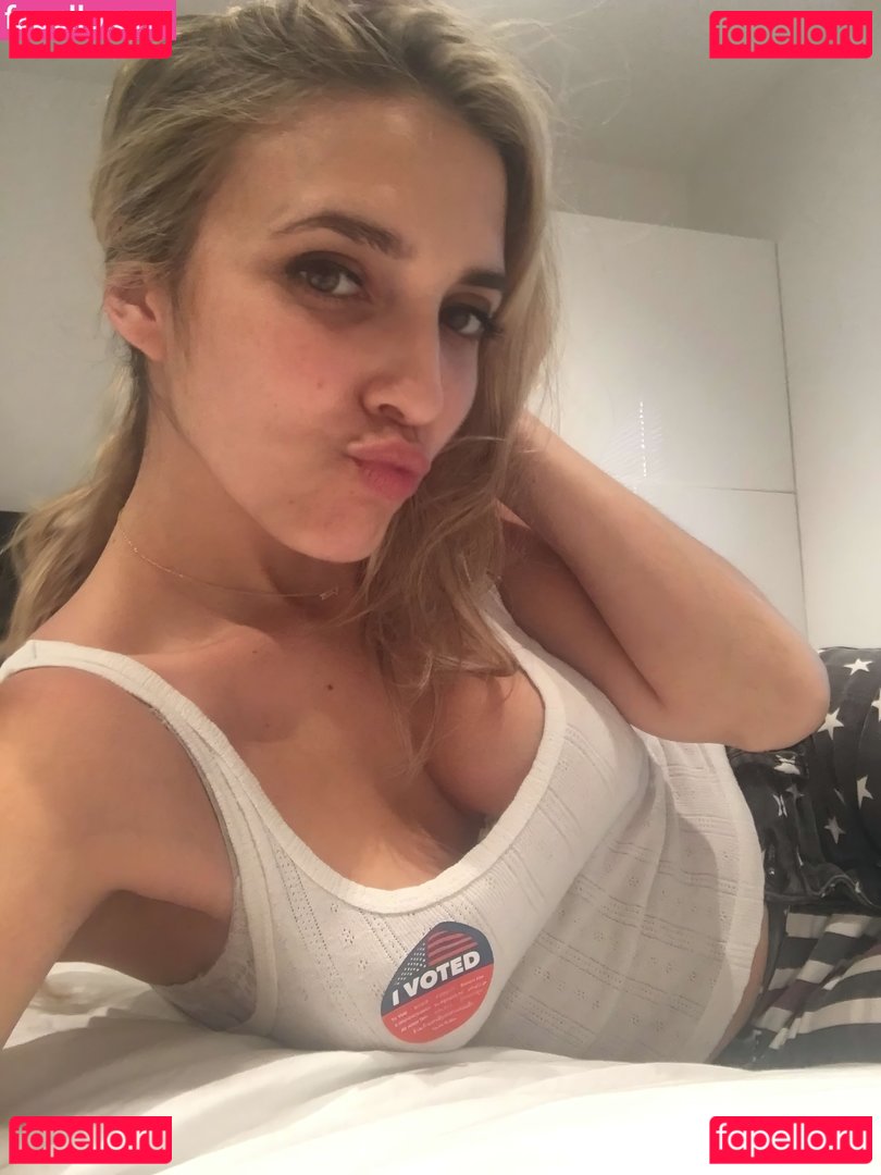 Roxy Paper Scissors / roxystriar Onlyfans Photo Gallery 