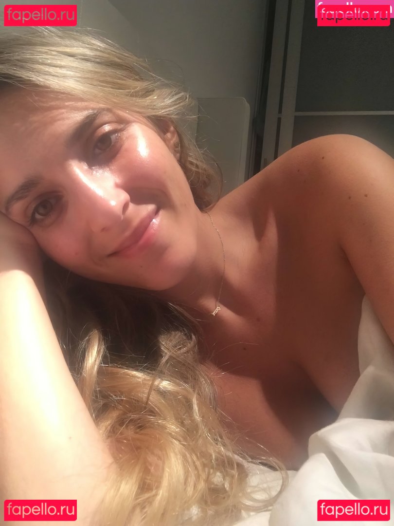 Roxy Paper Scissors / roxystriar Onlyfans Photo Gallery 