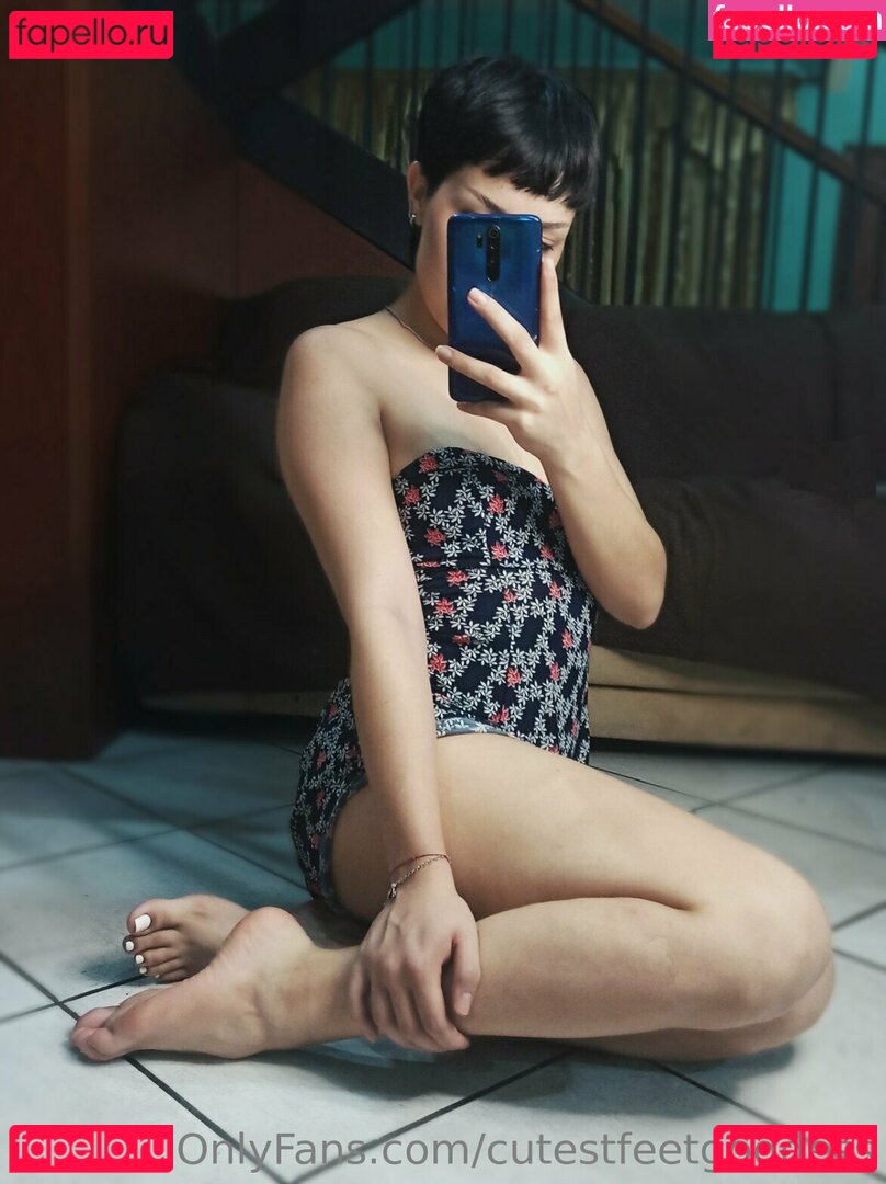 cutestfeetgoddess / cutestfeetworld Onlyfans Photo Gallery 