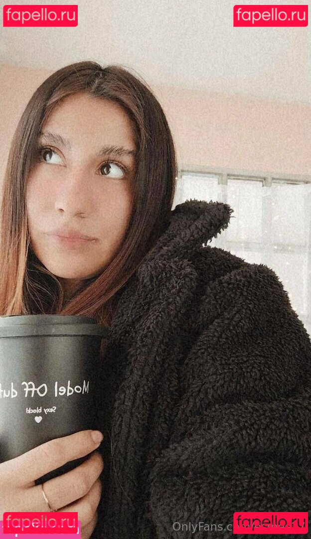 esmee27 Onlyfans Photo Gallery 