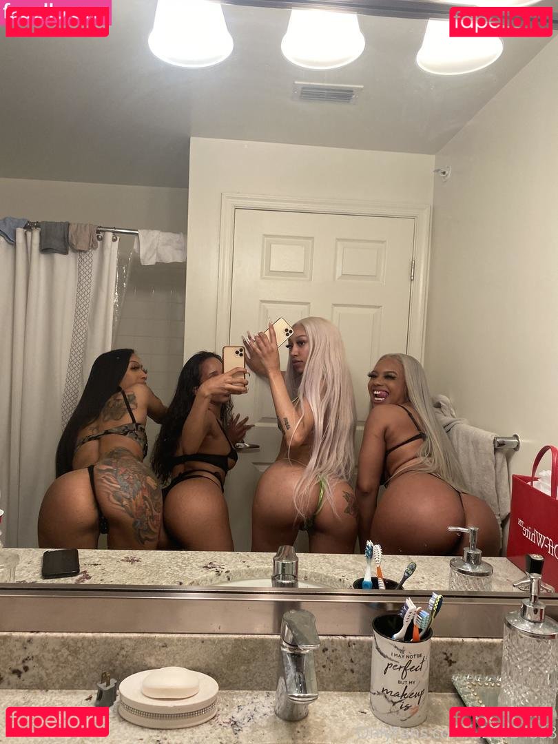 queendeeee Onlyfans Photo Gallery 