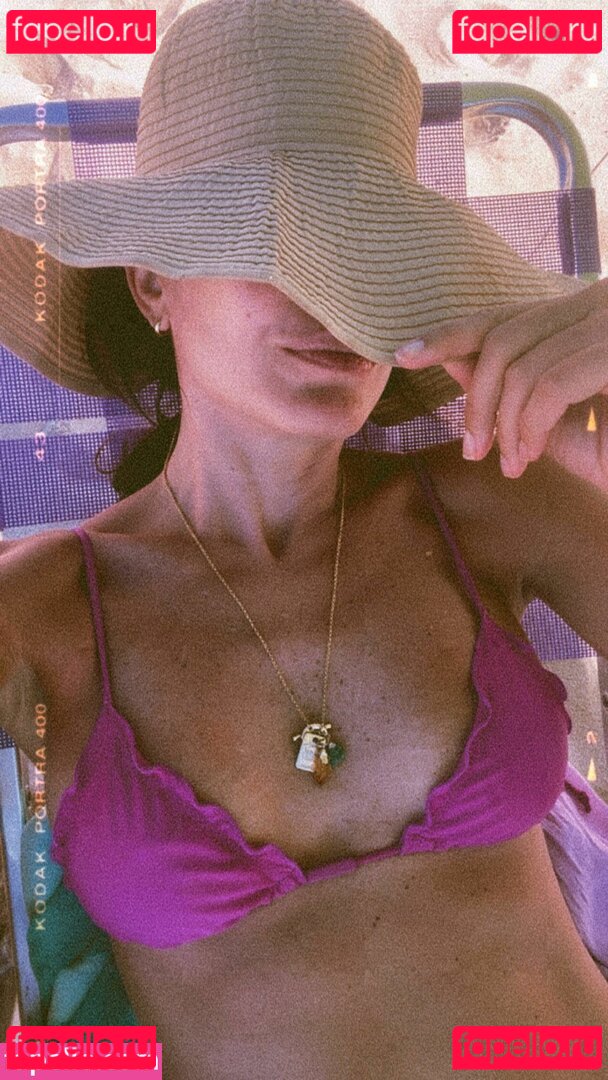 Juliana Knust / ju.knust Onlyfans Photo Gallery 