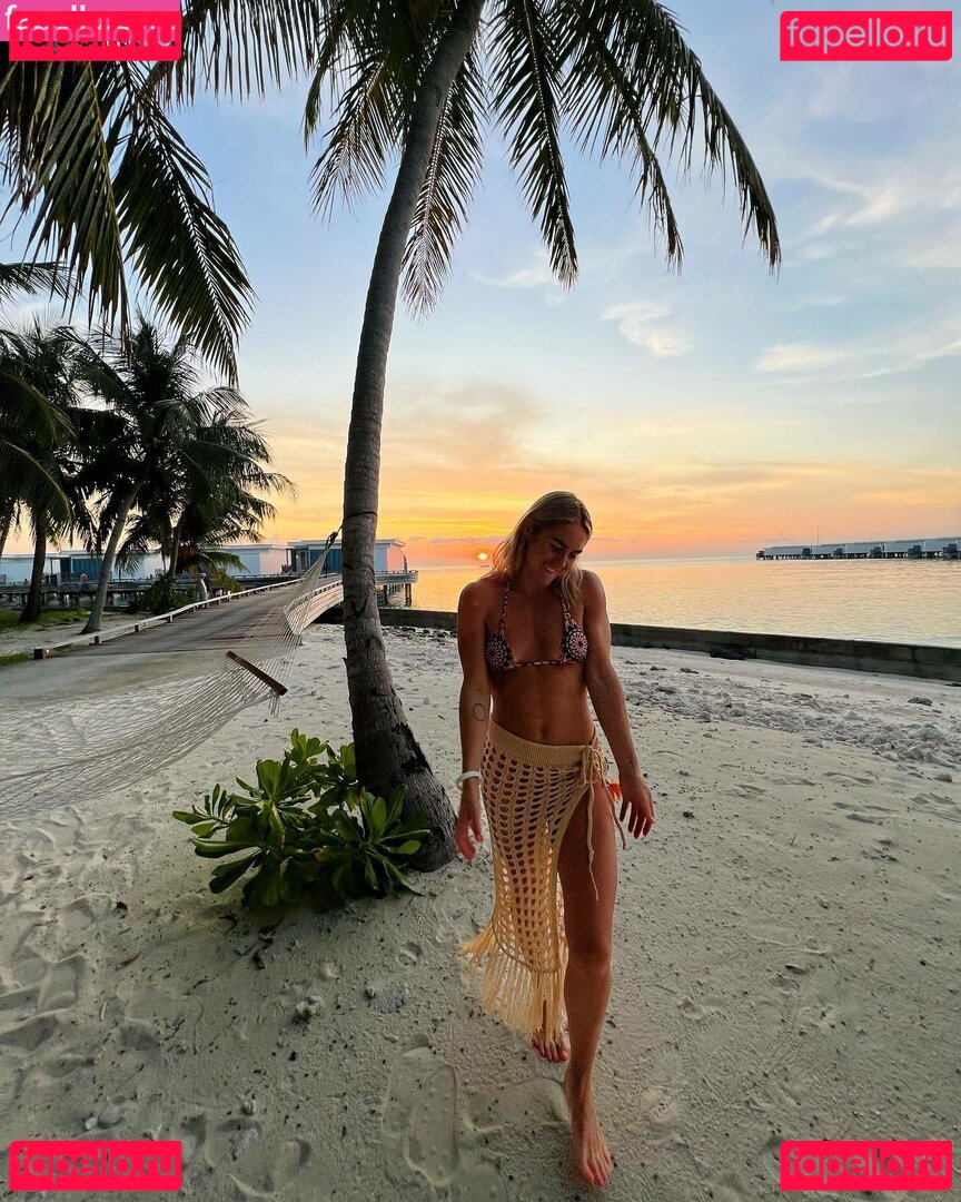 Ellie Carpenter Onlyfans Photo Gallery 