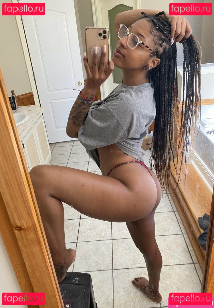 coochiecream Onlyfans Photo Gallery 