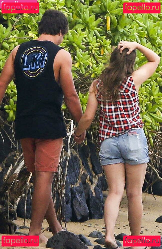 Bindi Irwin / BindiIrwin / bindisueirwin Onlyfans Photo Gallery 