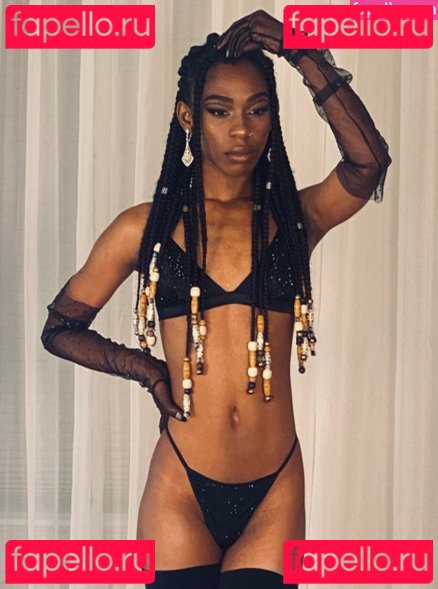 Allicatttx / Urfavgirlfriend / urfavgf Onlyfans Photo Gallery 