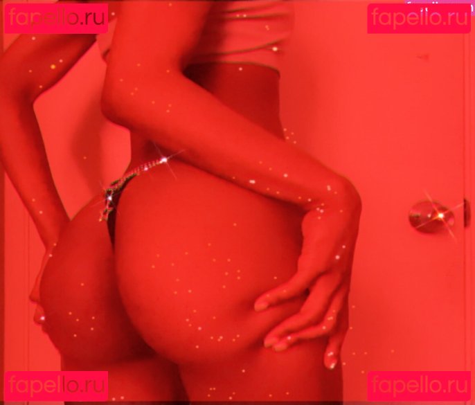 Allicatttx / Urfavgirlfriend / urfavgf Onlyfans Photo Gallery 