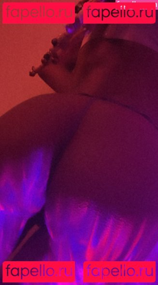 Allicatttx / Urfavgirlfriend / urfavgf Onlyfans Photo Gallery 