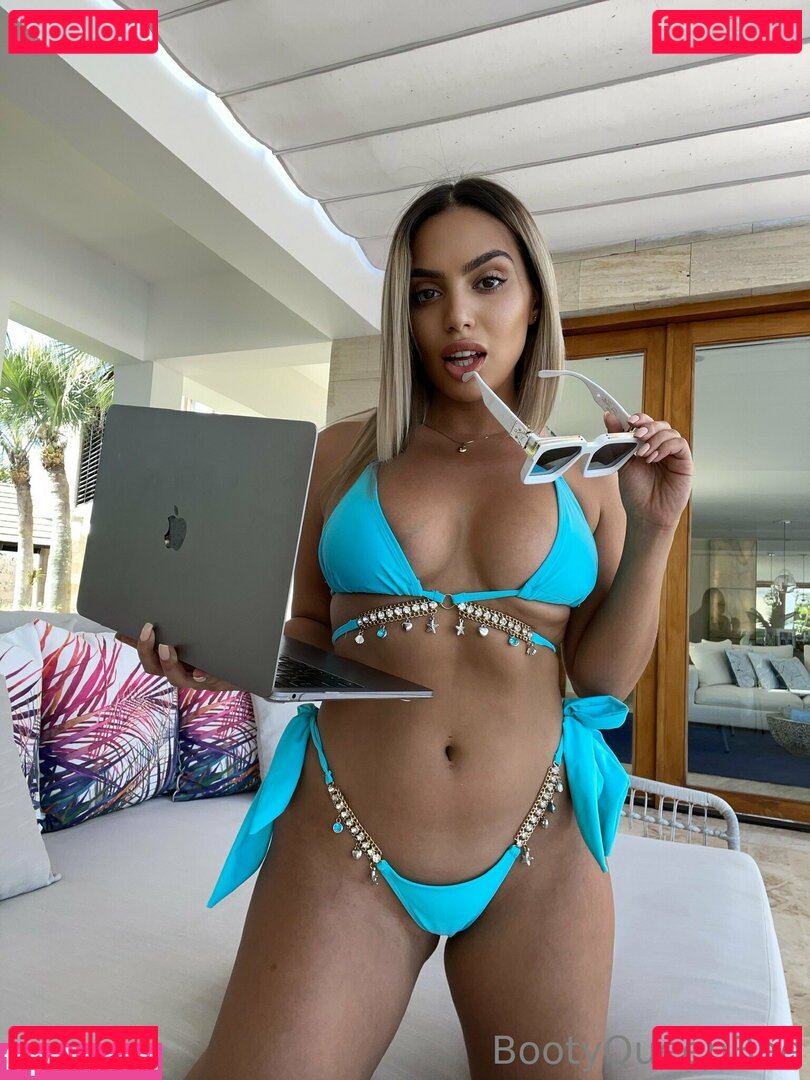 araqueenbae / bootyqueenbae Onlyfans Photo Gallery 