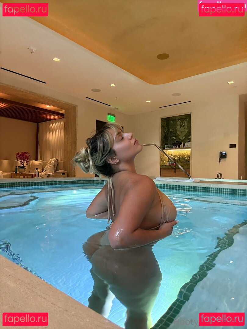 araqueenbae / bootyqueenbae Onlyfans Photo Gallery 