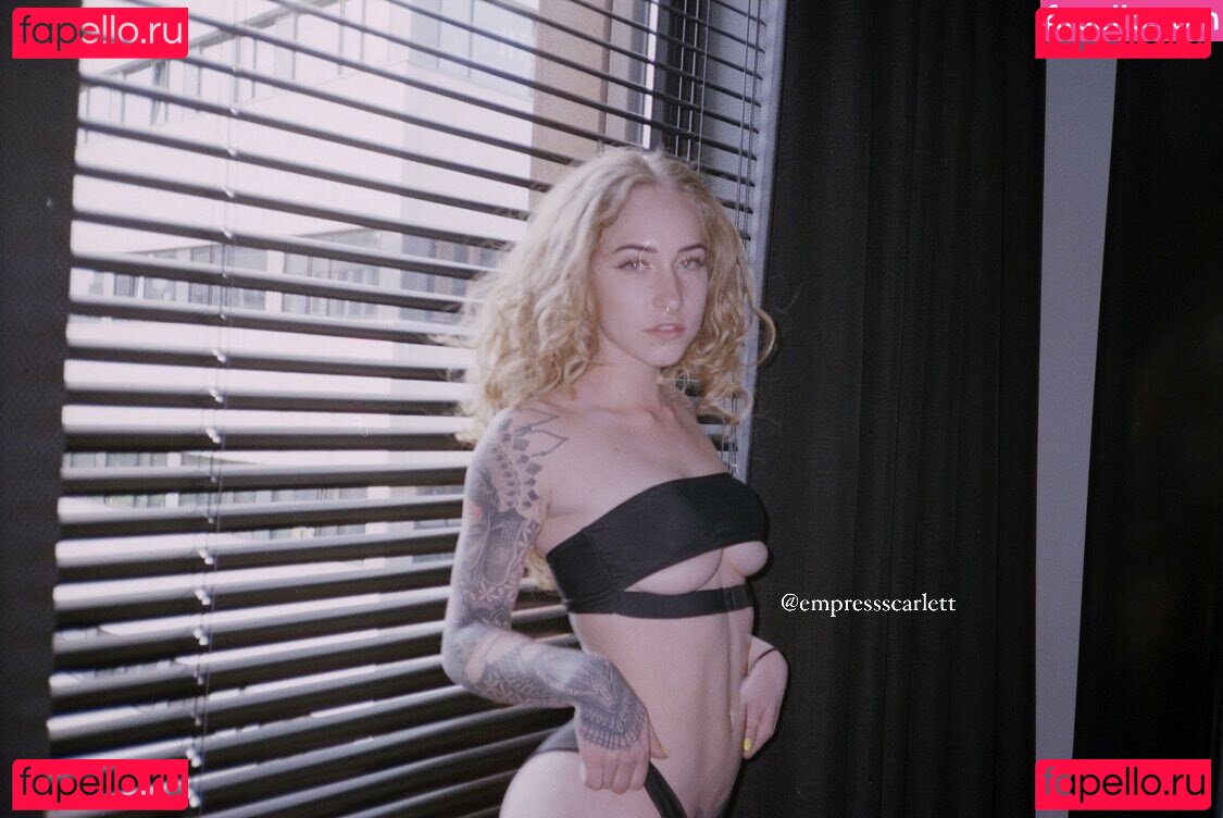 empressscarlett / phiedeltje Onlyfans Photo Gallery 