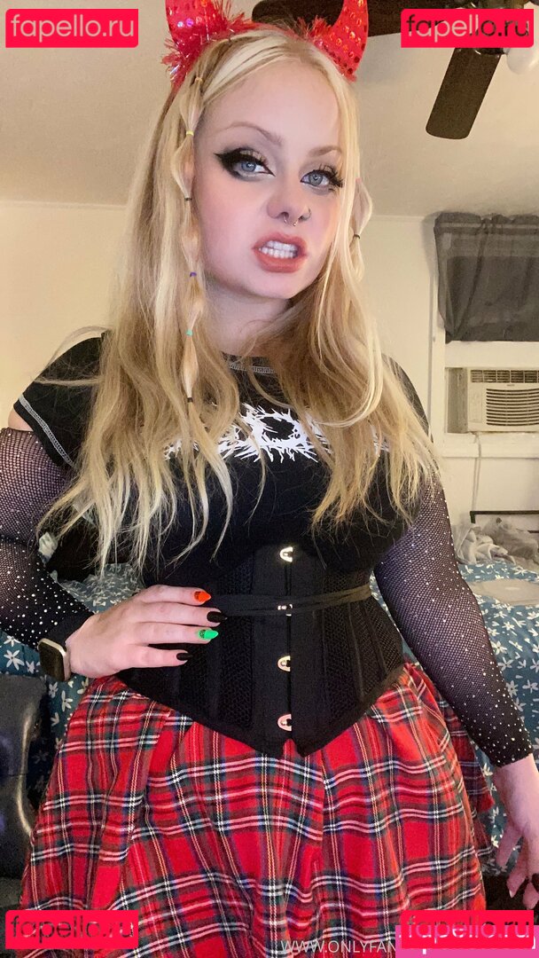 so_totally / sototally Onlyfans Photo Gallery 