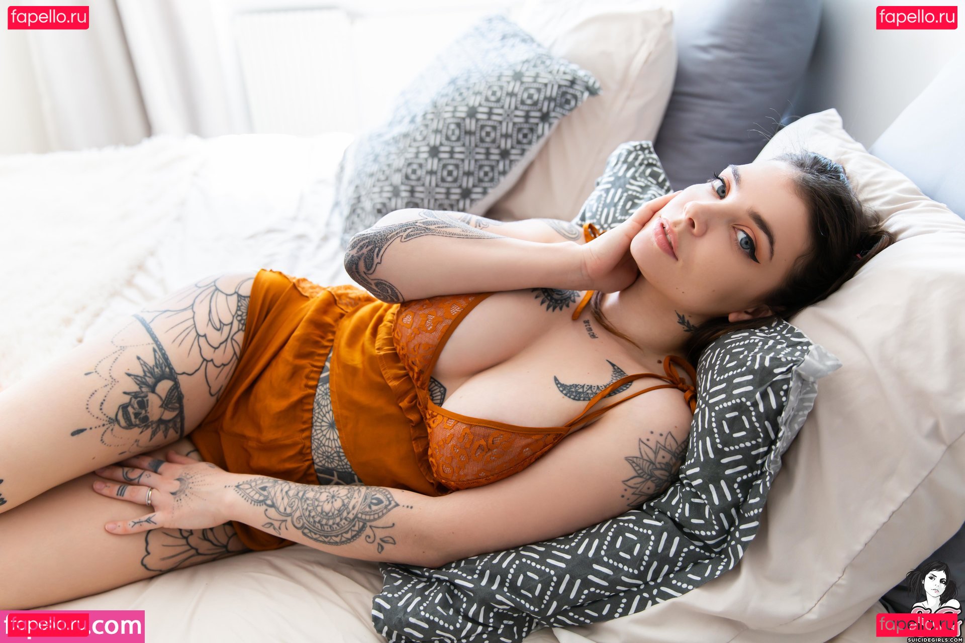 Pia Lora / pia_lora_sg / pialora Onlyfans Photo Gallery 