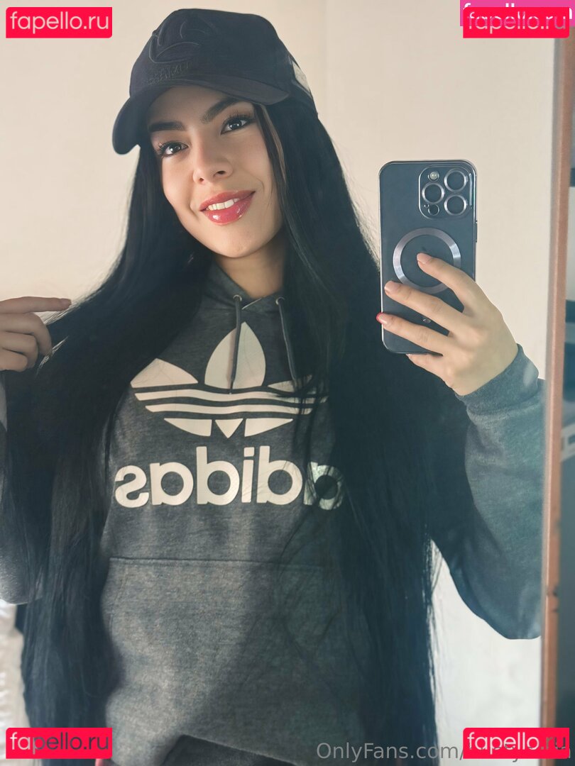 bustysofia Onlyfans Photo Gallery 