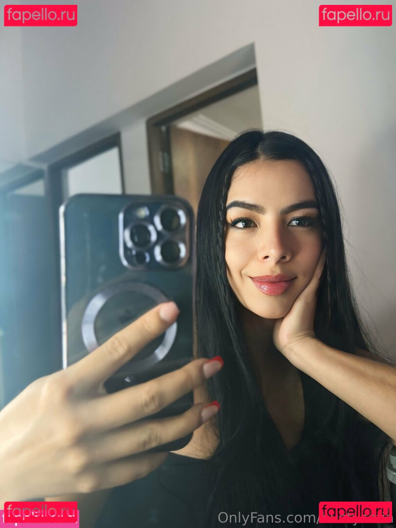 bustysofia Onlyfans Photo Gallery 