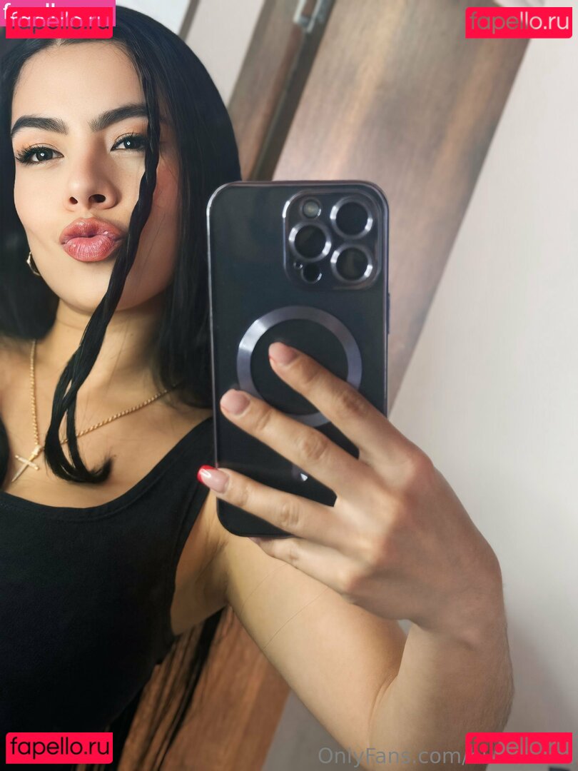 bustysofia Onlyfans Photo Gallery 