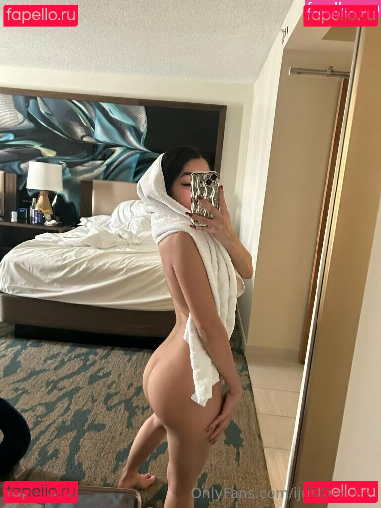 ijustine / ijustneedee Onlyfans Photo Gallery 