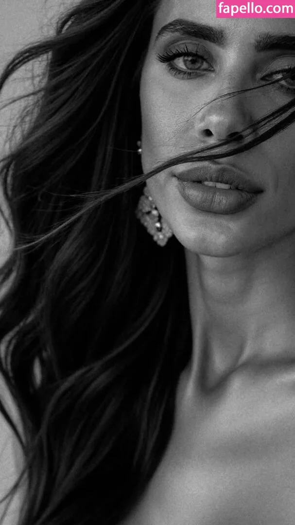 Gianna Jalal Onlyfans Photo Gallery 