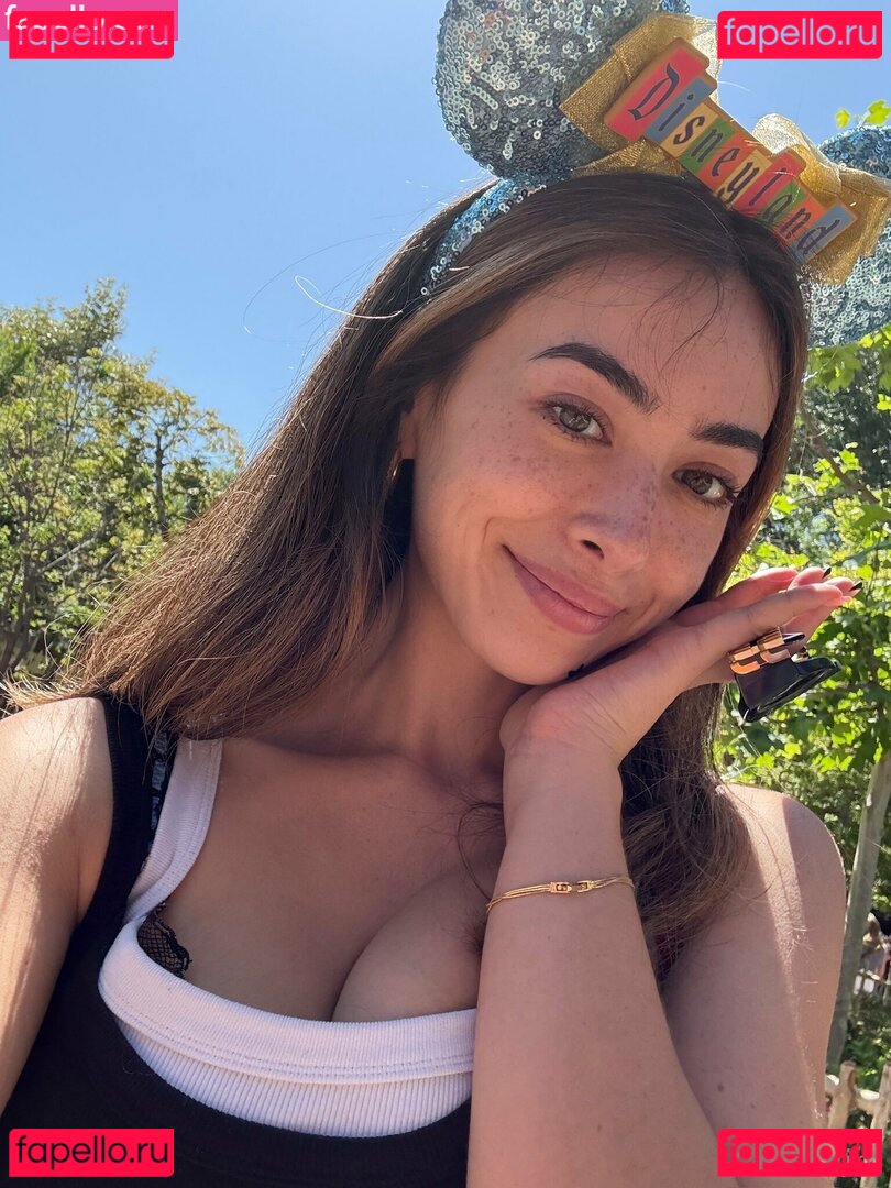 chloekim Onlyfans Photo Gallery 