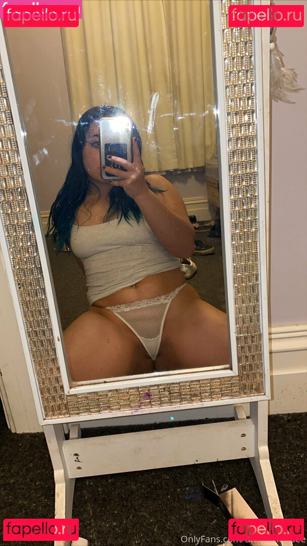 unleashedb_ / unleashedbee Onlyfans Photo Gallery 