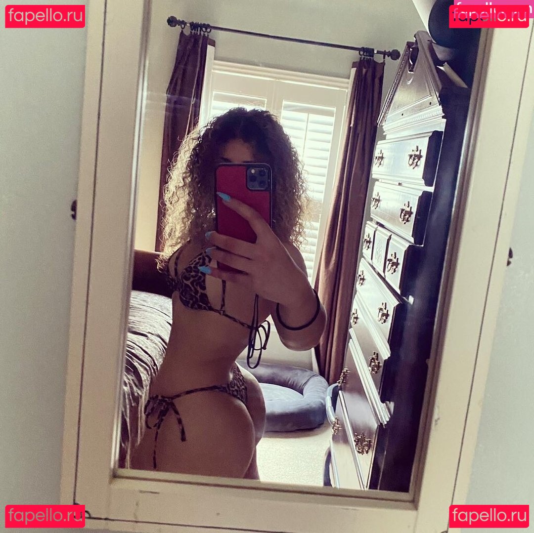 JustYeliz / yesjulz Onlyfans Photo Gallery 