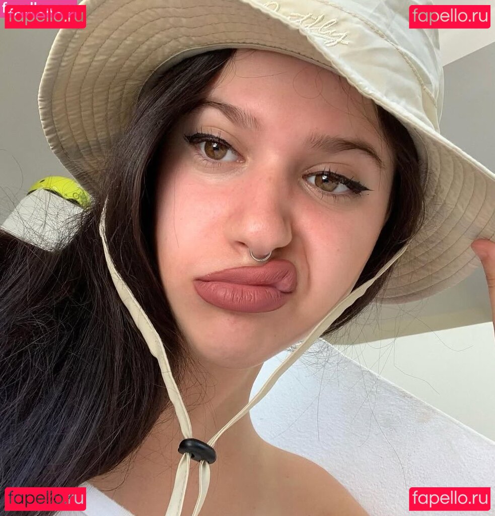 Meshi Roter / meshilily Onlyfans Photo Gallery 