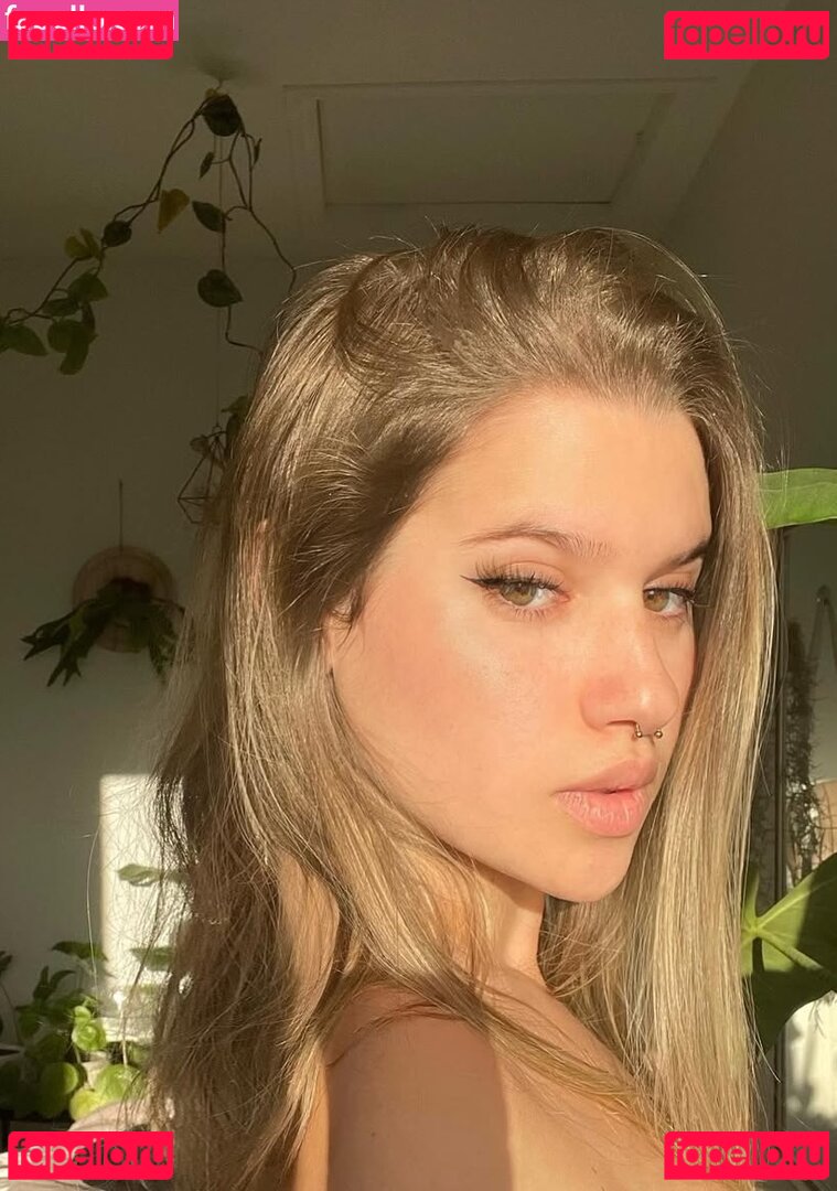 Meshi Roter / meshilily Onlyfans Photo Gallery 