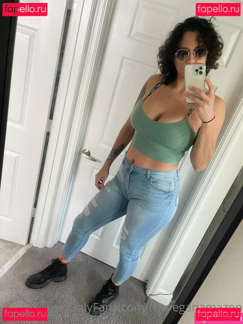 theveganamazon / veggies4four Onlyfans Photo Gallery 
