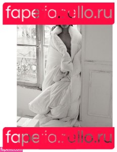 Milla Jovovich / MillaJovovich Onlyfans Photo Gallery 