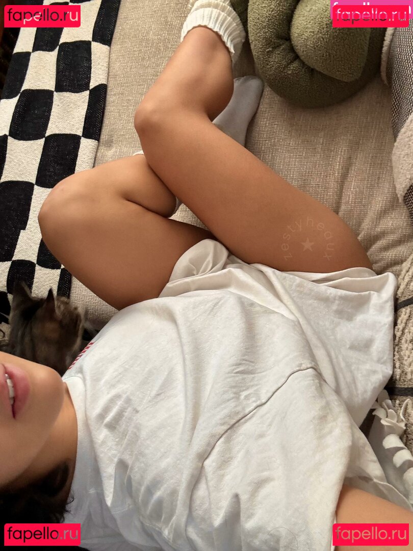 Zestyheaux Onlyfans Photo Gallery 