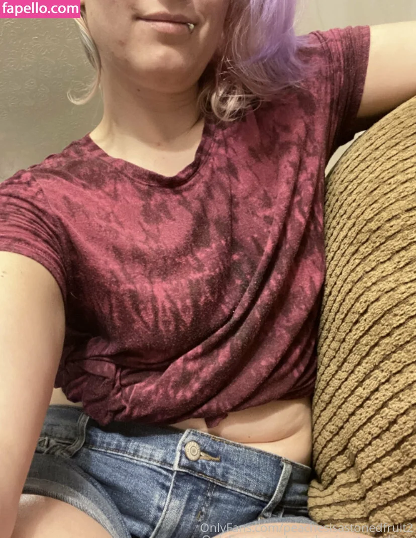 peachesisastonedfruit2 Onlyfans Photo Gallery 