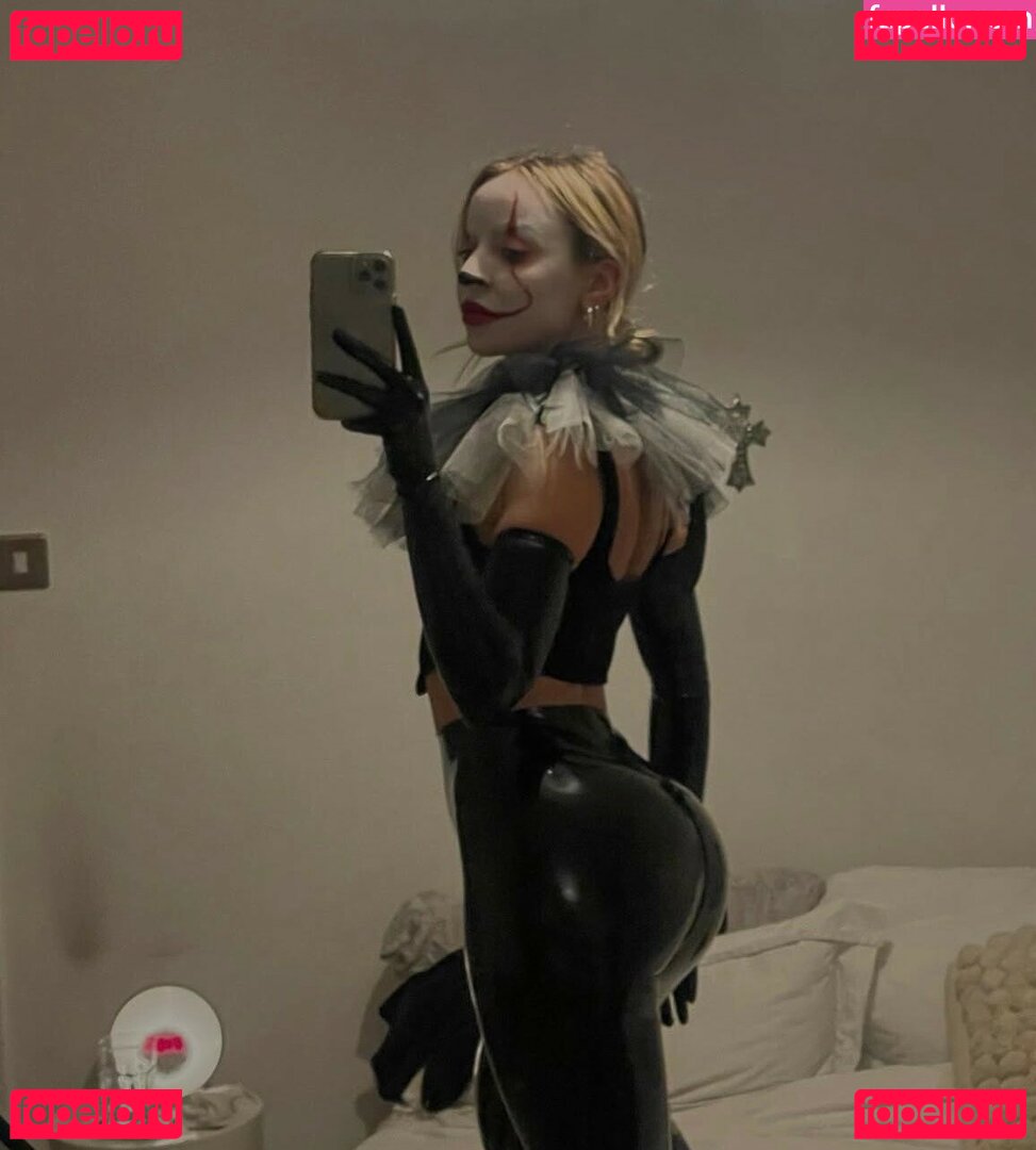 PraiseLilith / lilyevangeline Onlyfans Photo Gallery 