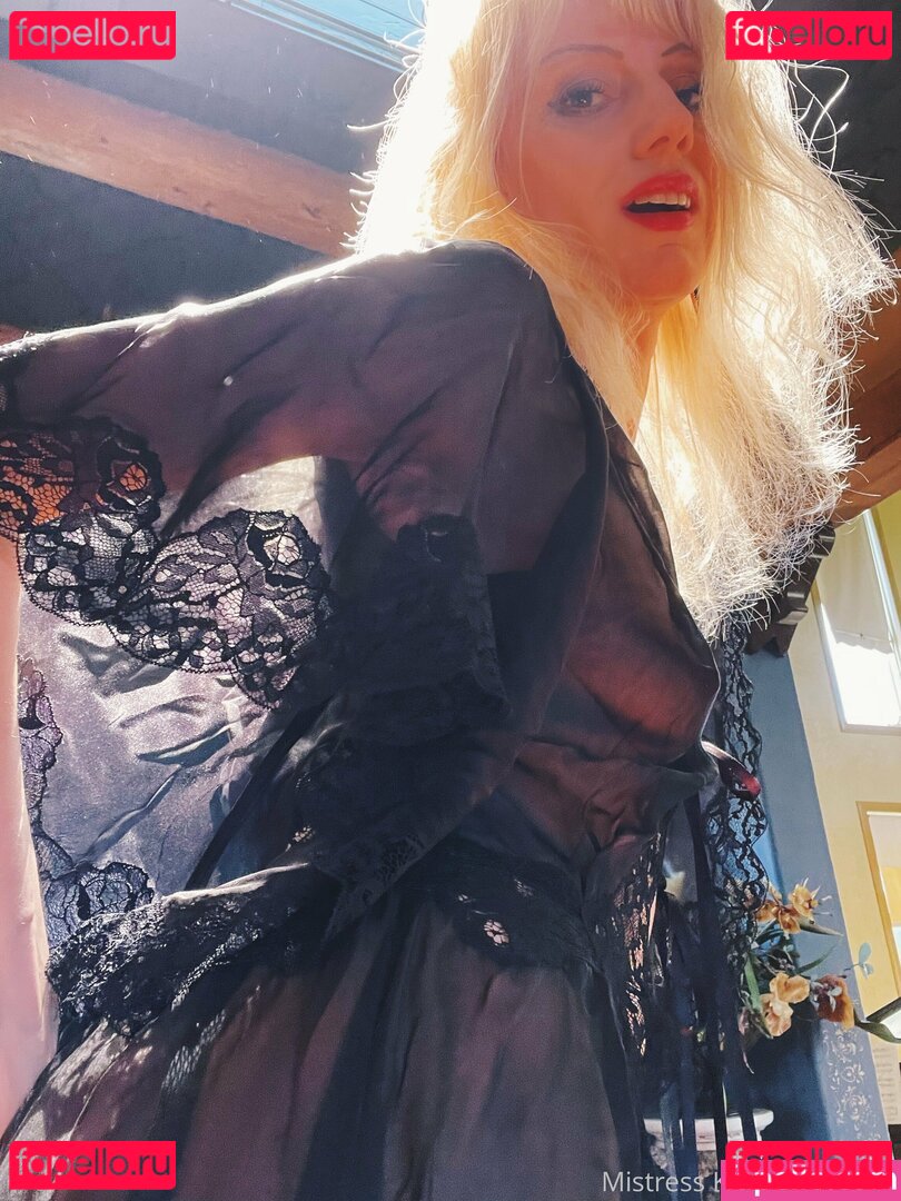 mistresskarin Onlyfans Photo Gallery 