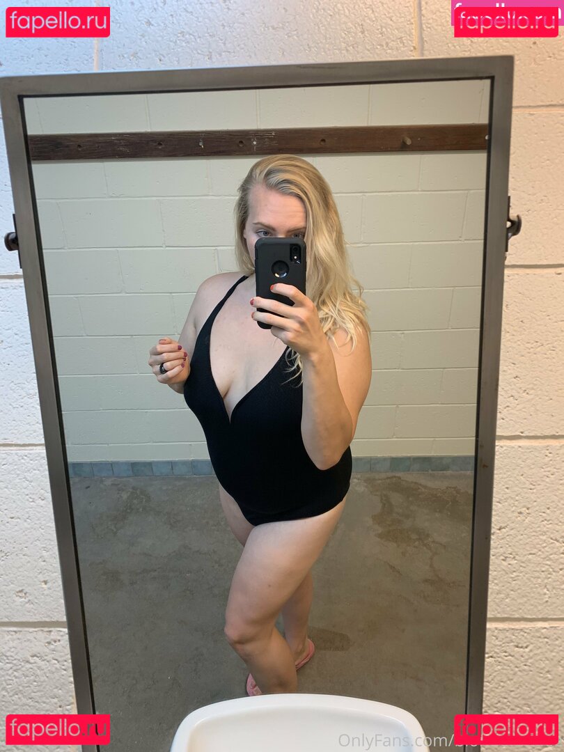 blondeeee / blondefeedee Onlyfans Photo Gallery 