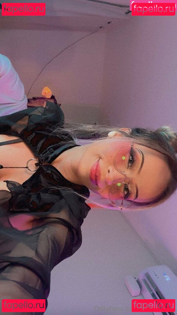 avamilone / avanat9898 Onlyfans Photo Gallery 