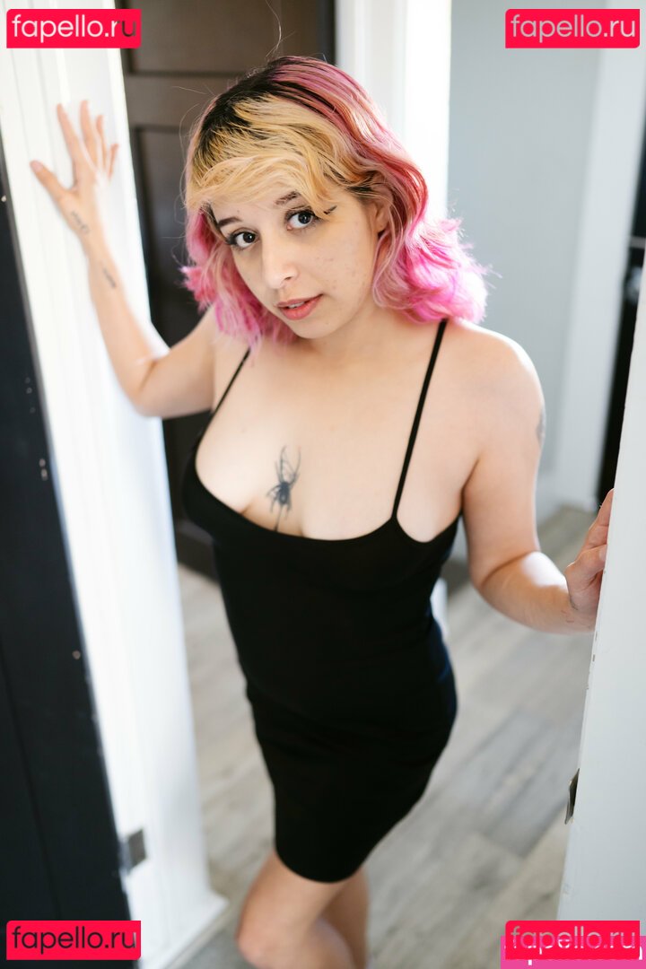 monalovesmoaning Onlyfans Photo Gallery 