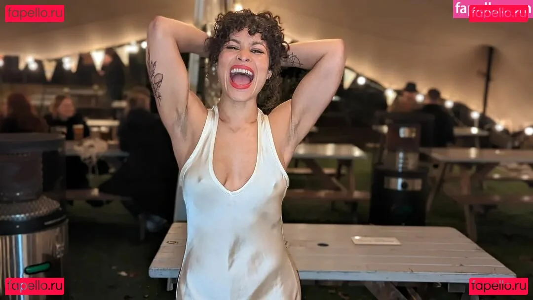 Moya Lothian-McLean Onlyfans Photo Gallery 