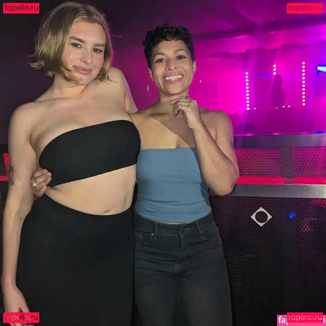 Moya Lothian-McLean Onlyfans Photo Gallery 