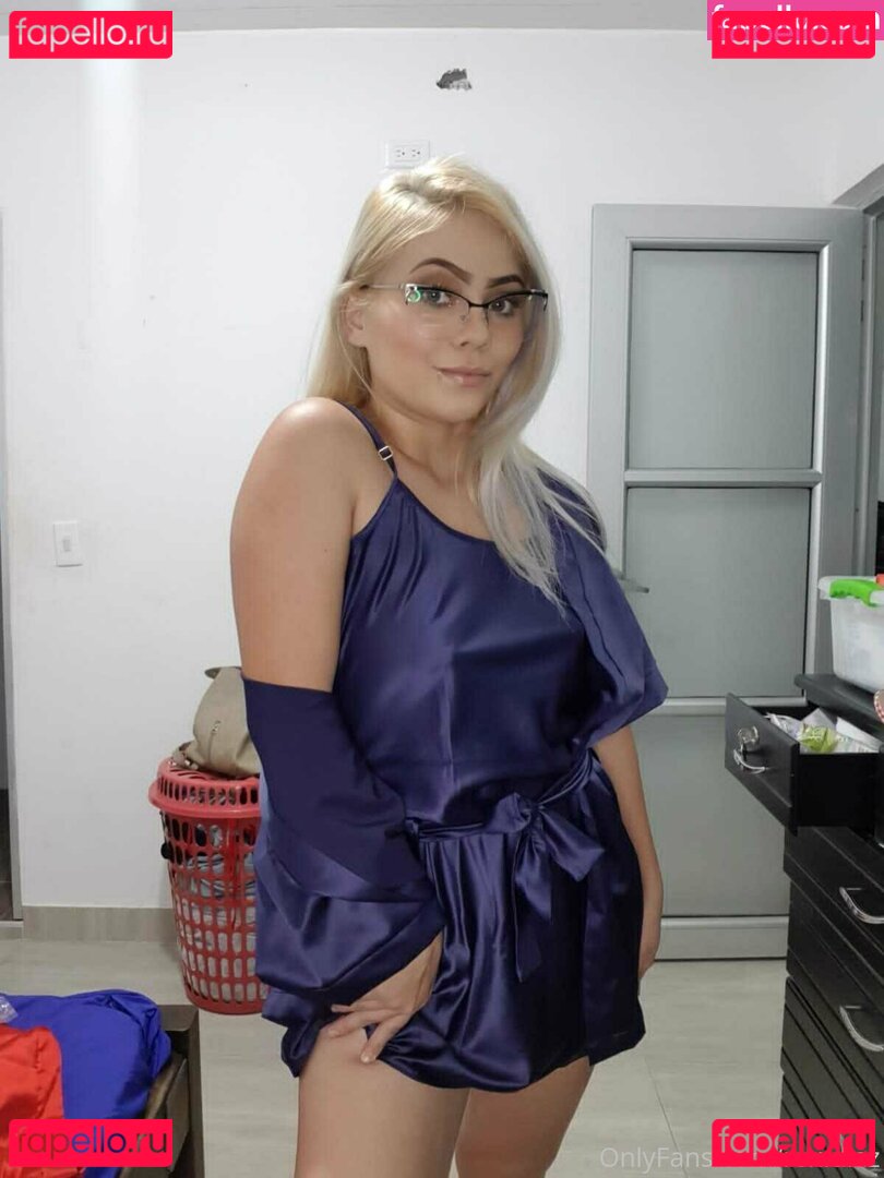 roxdiaz Onlyfans Photo Gallery 