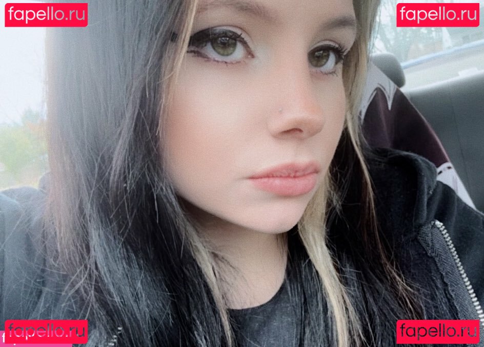 Gfaceluvr / Nicole / Octoberluvr Onlyfans Photo Gallery 