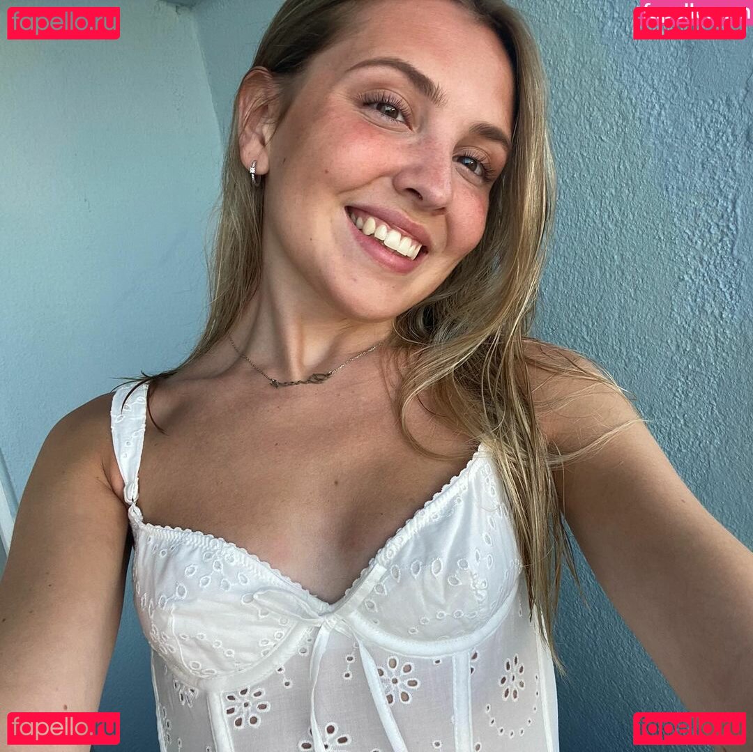 darceyxc / darcie_does_it / twitchdarceyxc Onlyfans Photo Gallery 