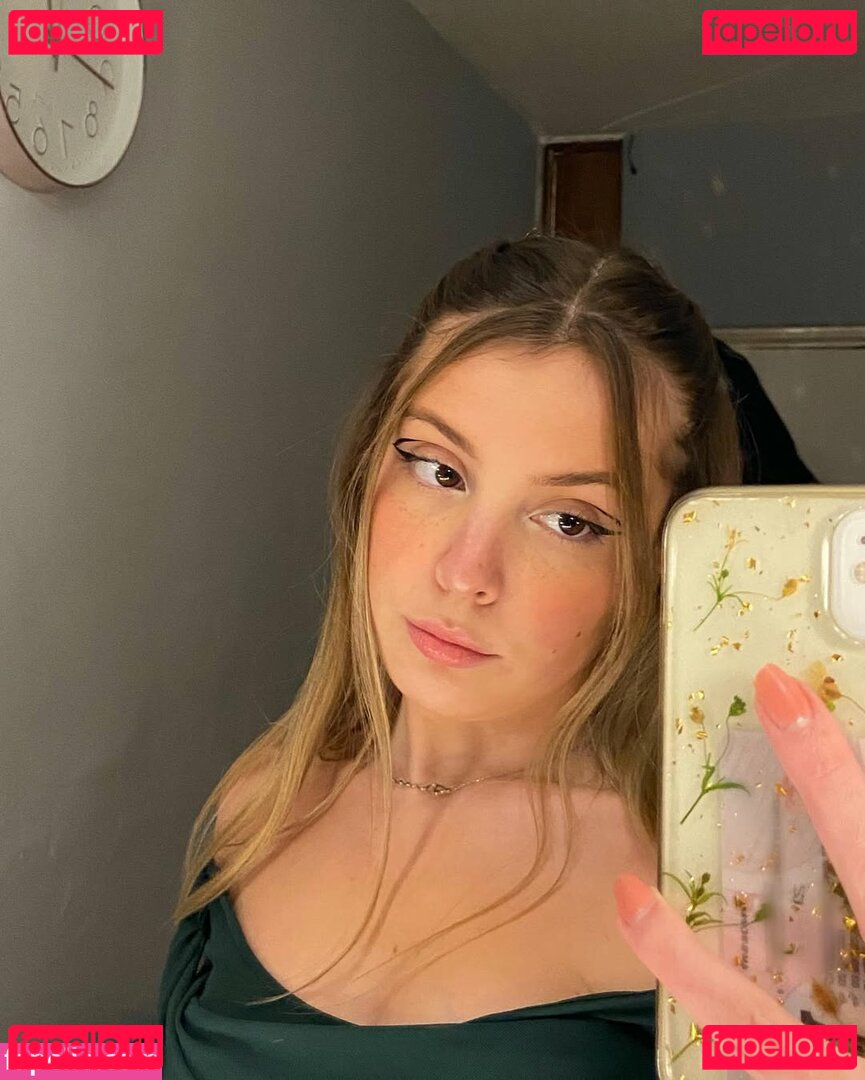 darceyxc / darcie_does_it / twitchdarceyxc Onlyfans Photo Gallery 