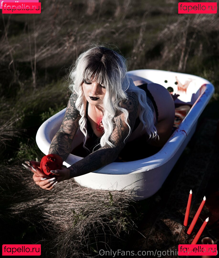 gothicrose5599 / vesmedinia Onlyfans Photo Gallery 