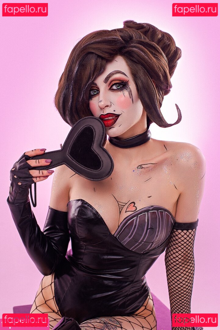 Daria Rooz / dabrowskadaria / dariarooz Onlyfans Photo Gallery 