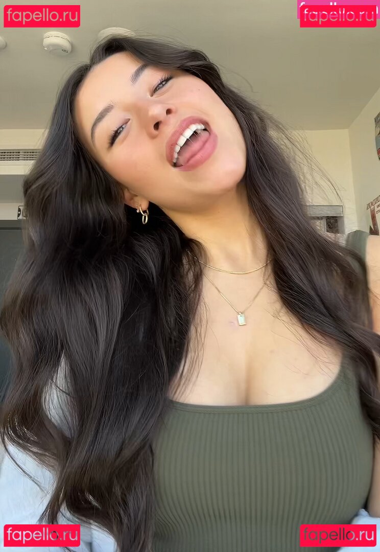 Megan Lee / meganhanalee Onlyfans Photo Gallery 