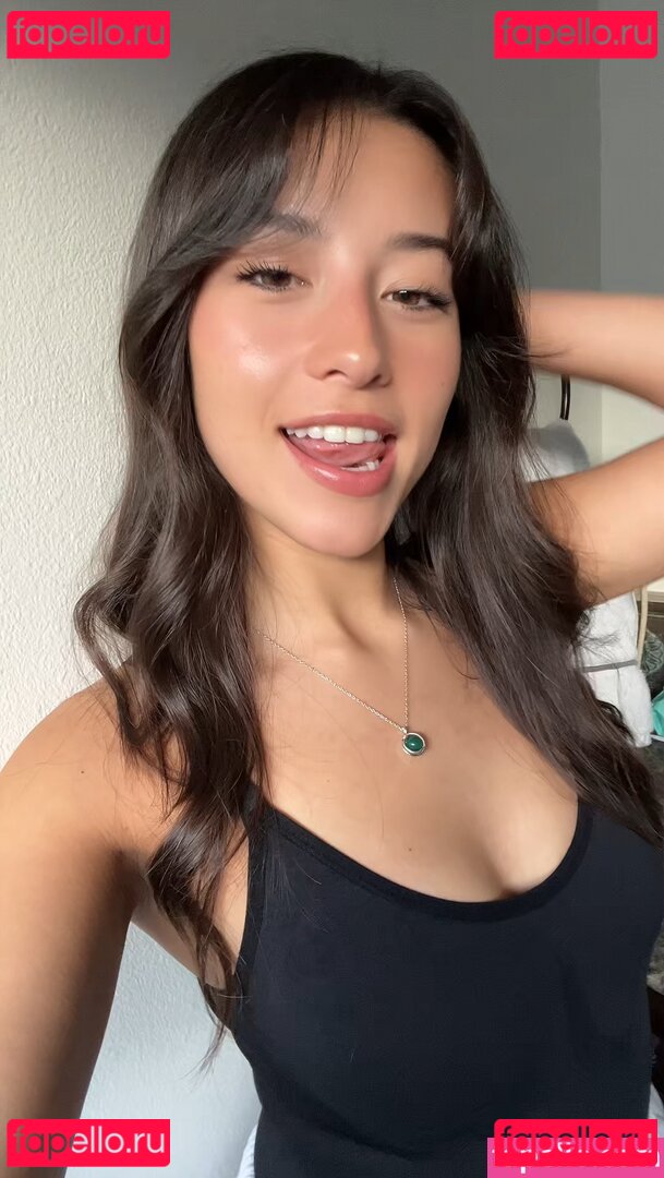 Megan Lee / meganhanalee Onlyfans Photo Gallery 