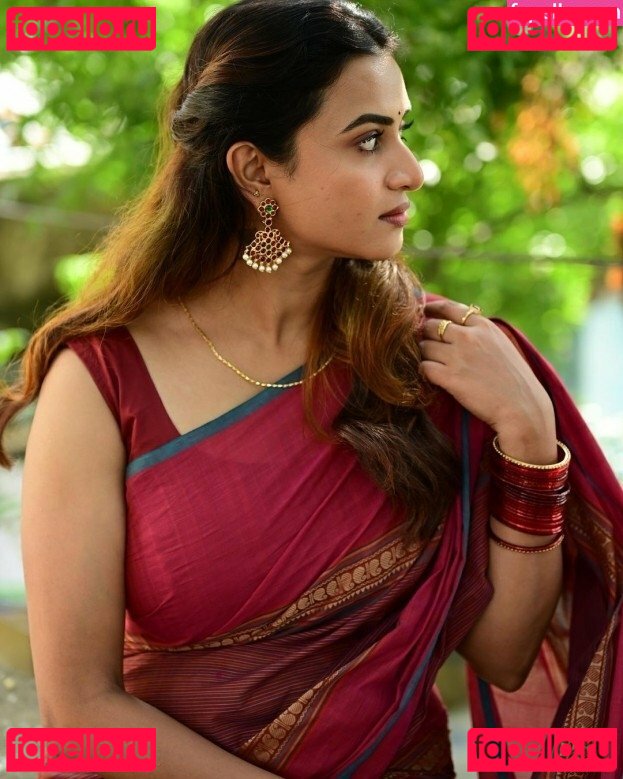 Janani Ashokkumar Onlyfans Photo Gallery 