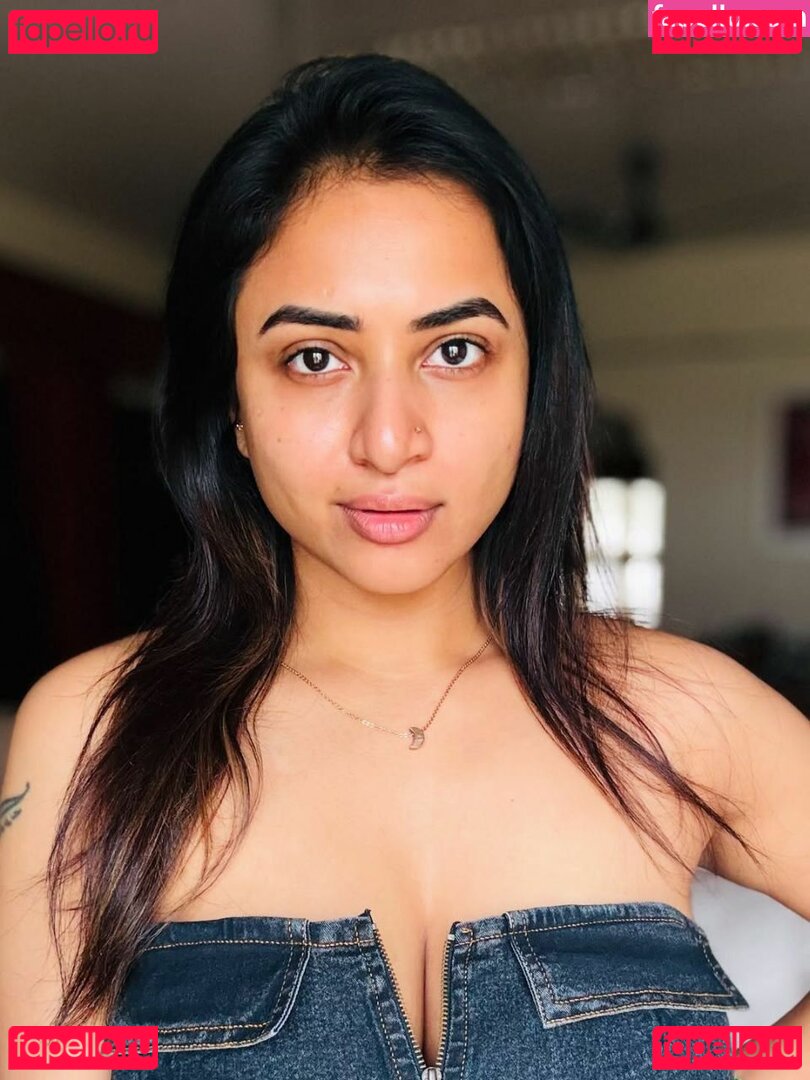 Janani Ashokkumar Onlyfans Photo Gallery 