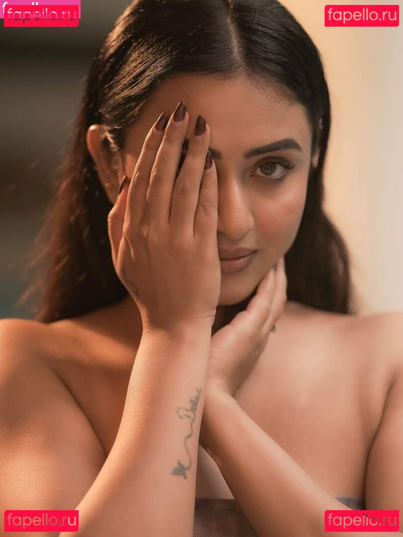 Janani Ashokkumar Onlyfans Photo Gallery 