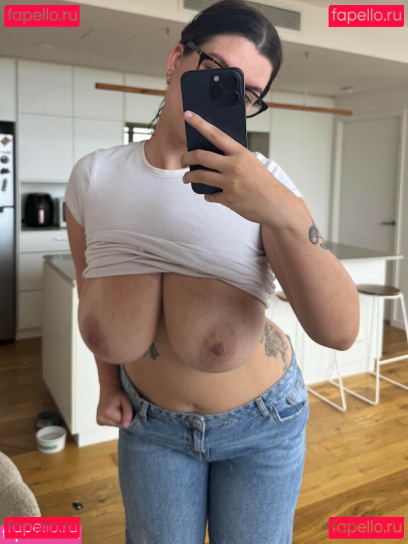 Phoebewillow / misswillow1 / phoebe.willow Onlyfans Photo Gallery 